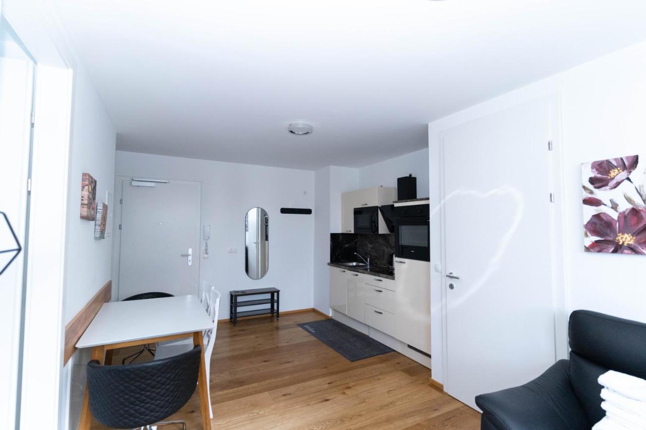 Modern Apartment With Tiny Garden Near City Center Wien Eksteriør bilde