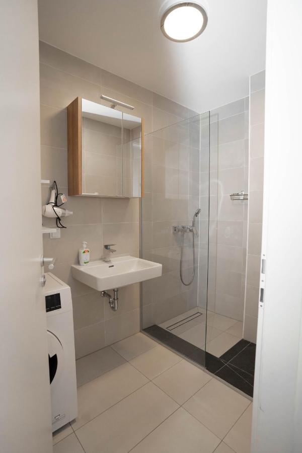 Modern Apartment With Tiny Garden Near City Center Wien Eksteriør bilde